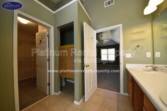 1325 Holleybrooke Dr in Alpharetta, GA - Foto de edificio - Building Photo