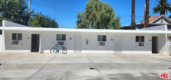 property at 3825 Sedgwick Ave