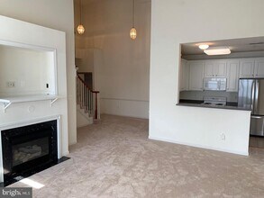 12161 Abington Hall Pl-Unit -304 in Reston, VA - Building Photo - Building Photo
