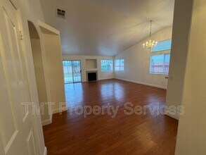 9119 Willowberry Way in Elk Grove, CA - Building Photo - Building Photo
