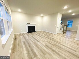 130 Thornton Wy in Winchester, VA - Building Photo