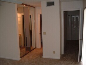 3662 Victoria Dr in West Palm Beach, FL - Foto de edificio - Building Photo