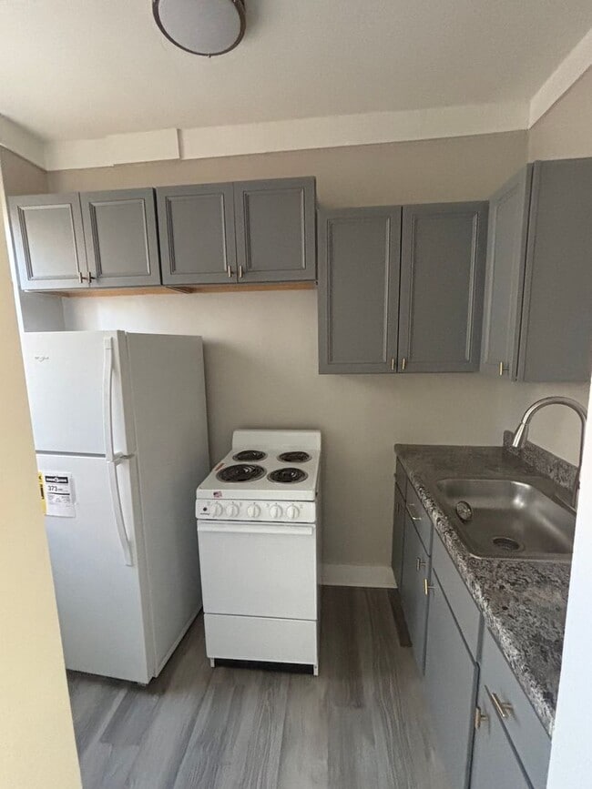 property at 850-852 E Livingston Ave