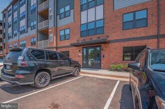 4399 Peach Lily Ln in Chantilly, VA - Building Photo - Building Photo
