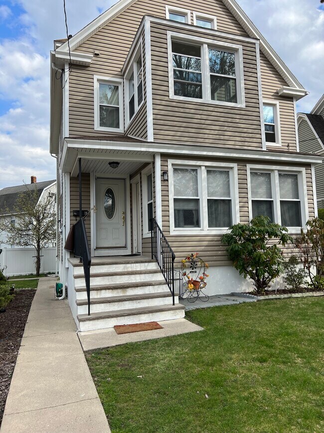 19 Feronia Way Apartments and Nearby Rutherford Apartments For Rent