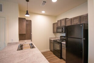 Loma Vista Lofts in San Antonio, TX - Building Photo