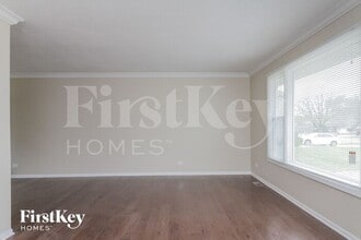 6S124 Lakewood Dr in Naperville, IL - Building Photo - Building Photo