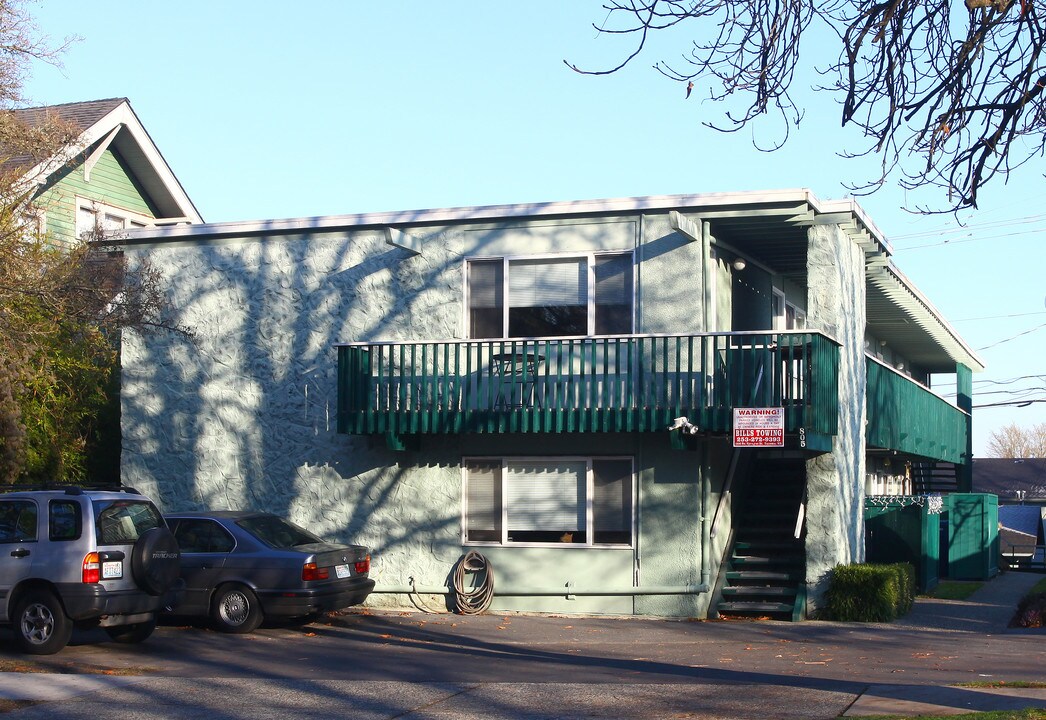 Andrew Barrett Apartments in Tacoma, WA - Building Photo