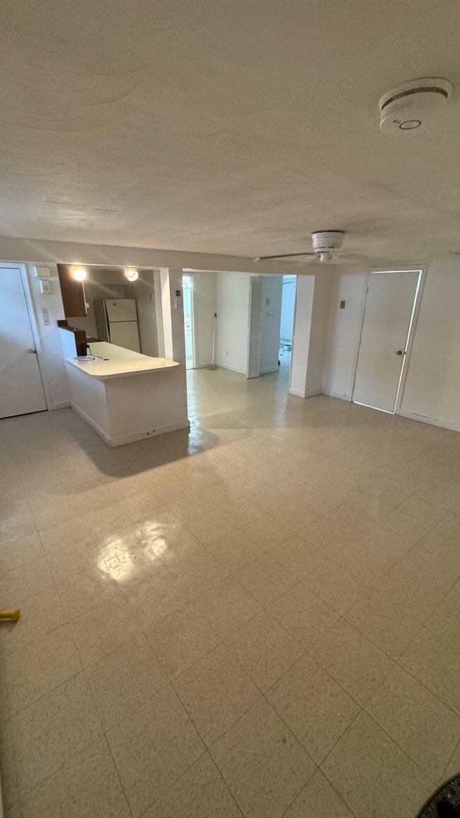 120 Sigourney St, Unit 1 in Revere, MA - Building Photo - Building Photo