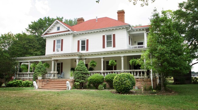 1705 Trail Rd, Unit King Family Suite in Belton, SC - Foto de edificio - Building Photo