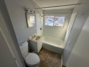 6183 N 38th St in Milwaukee, WI - Building Photo - Building Photo