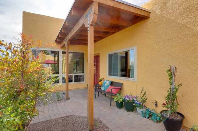 6255 N Camino Pimeria Alta in Tucson, AZ - Building Photo - Building Photo