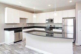 Avenue 204 in Gretna, NE - Building Photo - Interior Photo