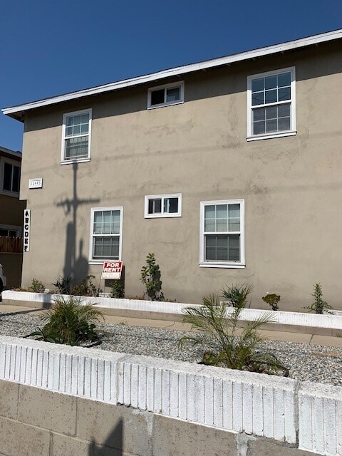 12443 Grevillea Ave in Hawthorne, CA - Building Photo - Building Photo