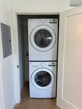 6038 Maury Ave in Woodland Hills, CA - Building Photo - Building Photo