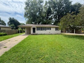 2205 Dogwood Pl in Springdale, AR - Building Photo