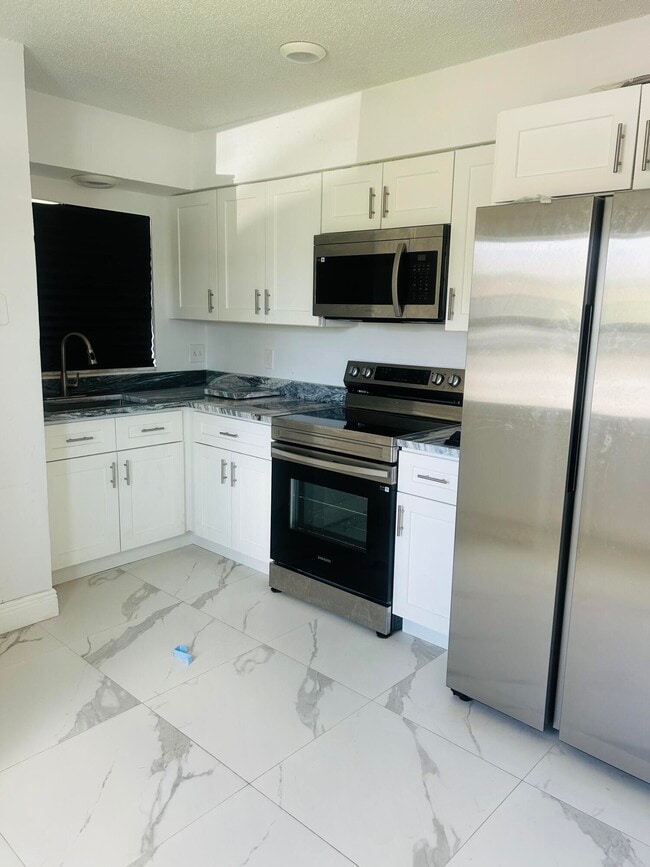 property at 1471 NW 20th St