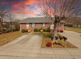 211 Carmack Ave, Unit 211 Carmack Ave Unit 3 in Carthage, TN - Building Photo