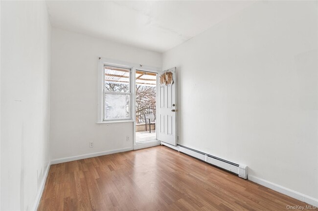 30-34 93rd St in Queens, NY - Building Photo - Building Photo