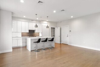 584 E 3rd St in Boston, MA - Building Photo - Building Photo