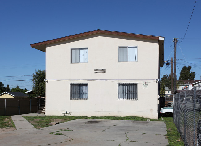 4144-4150 Gamma St in San Diego, CA - Foto de edificio - Building Photo