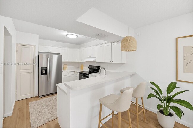 15480 SW 82nd Ln in Miami, FL - Building Photo - Building Photo