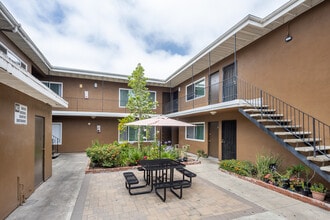 Beach West in Westminster, CA - Building Photo - Building Photo