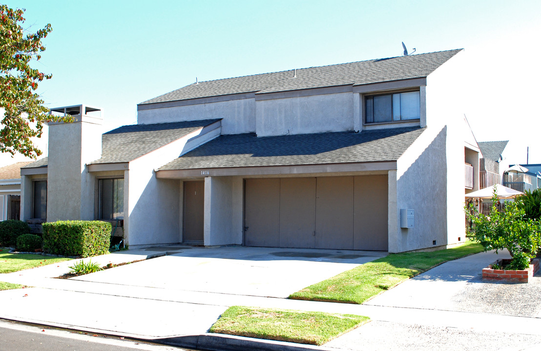 1416 Huntington St in Huntington Beach, CA - Building Photo