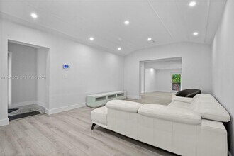 1262 SW 15th Terrace in Miami, FL - Building Photo - Building Photo