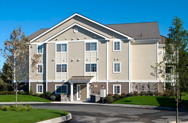 The Woods Apartments in Brunswick, NY - Building Photo - Building Photo