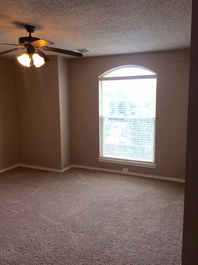 2110 Main St in Lubbock, TX - Building Photo - Building Photo