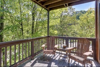1 Arnold Palmers Ct in Vernon, NJ - Building Photo - Building Photo