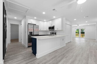 720 McIntosh St in West Palm Beach, FL - Building Photo - Building Photo
