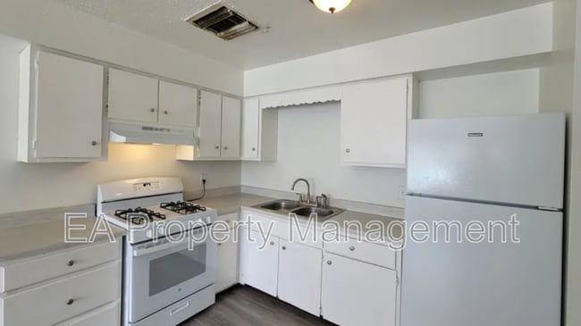 336 Grove St SE in Albuquerque, NM - Building Photo - Building Photo