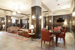 Farcroft Park in Chicago, IL - Building Photo
