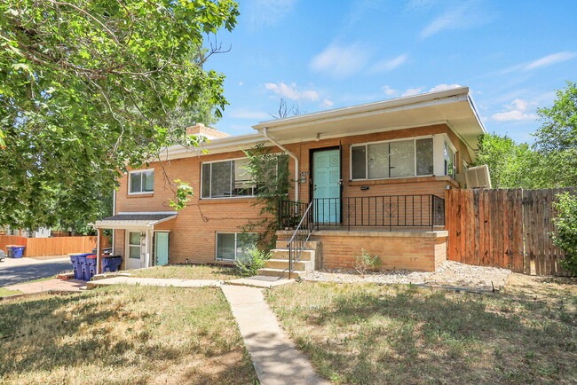 property at 5454 S Elmwood St