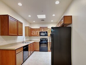 8940 W Olive Ave in Peoria, AZ - Building Photo - Building Photo