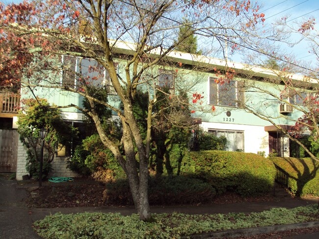 1227 NE 27th ave, Unit #1