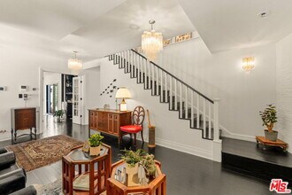 2324 N Vermont Ave in Los Angeles, CA - Building Photo - Building Photo