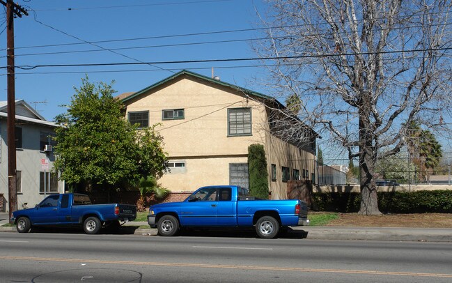 14731 Vanowen St in Van Nuys, CA - Building Photo - Building Photo