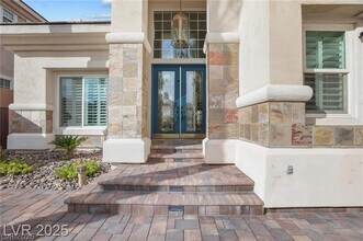 425 Pinnacle Heights in Las Vegas, NV - Building Photo - Building Photo