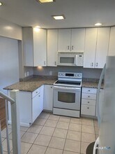 34 Rossi Ave in Stonington, CT - Building Photo - Building Photo