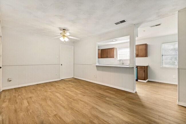 10125 Muskogee Dr in Dallas, TX - Building Photo - Building Photo