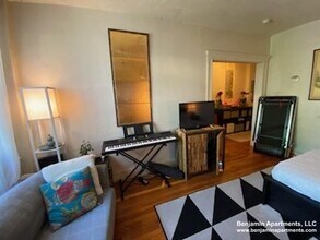 26 Brainerd Rd in Boston, MA - Foto de edificio - Building Photo