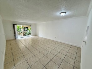 11925 NE 2nd Ave in Miami, FL - Building Photo - Building Photo