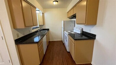 3124 Tudor Ln in Irving, TX - Building Photo - Building Photo