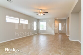 3957 Vulcan St, Unit 02D111 in Las Vegas, NV - Foto de edificio - Building Photo