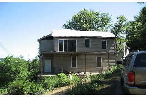 601 Castle Ave in North Versailles, PA - Building Photo