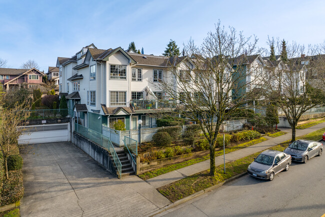 3755 Albert St in Burnaby, BC - Building Photo - Building Photo