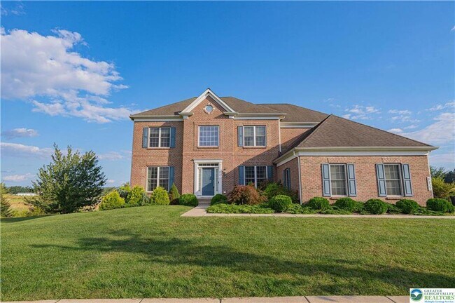 8922 Ash Ln in Breinigsville, PA - Building Photo - Building Photo